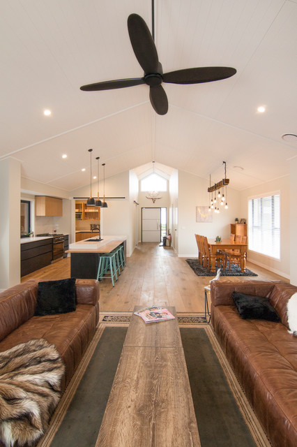 Refined Rustic Home rustikt-dagligstue