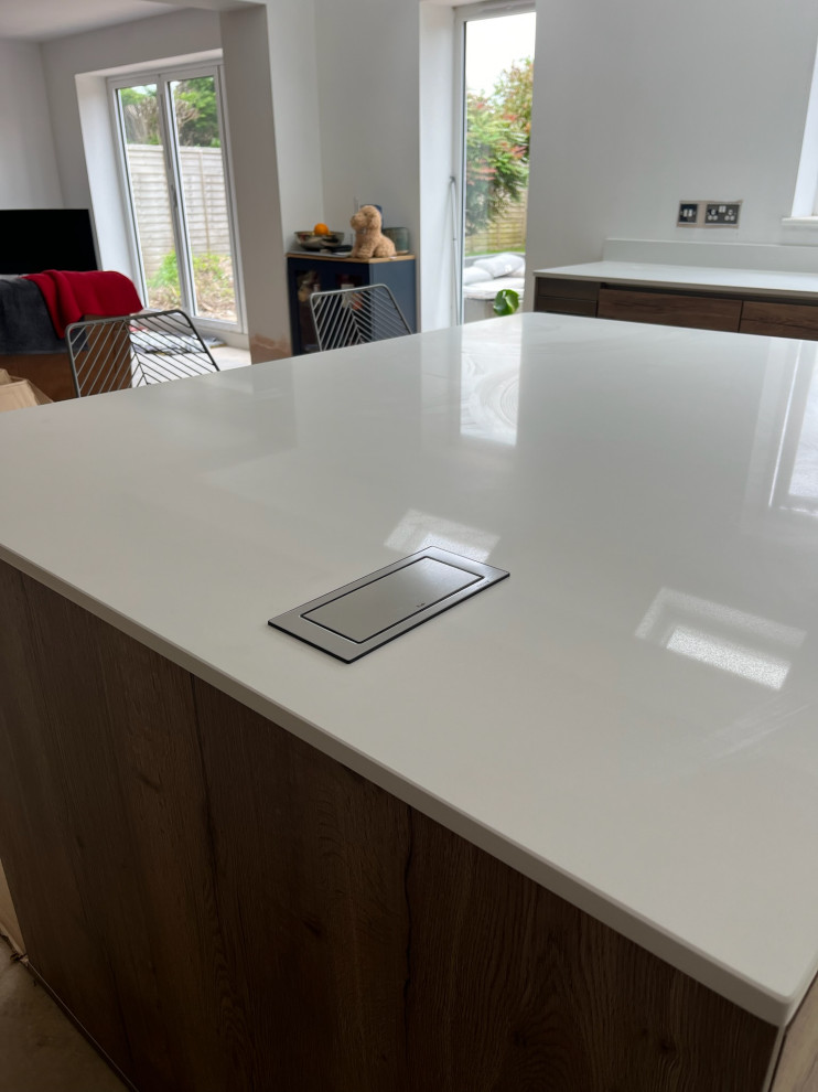 Havana Oak Handleless