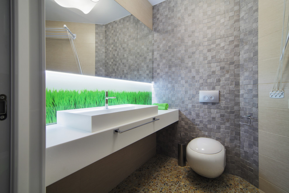 Design ideas for a contemporary powder room in Yekaterinburg.