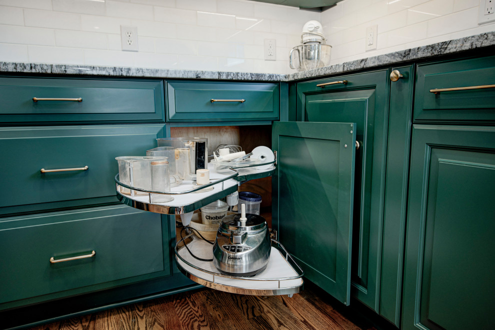 Transitional kitchen photo in Indianapolis
