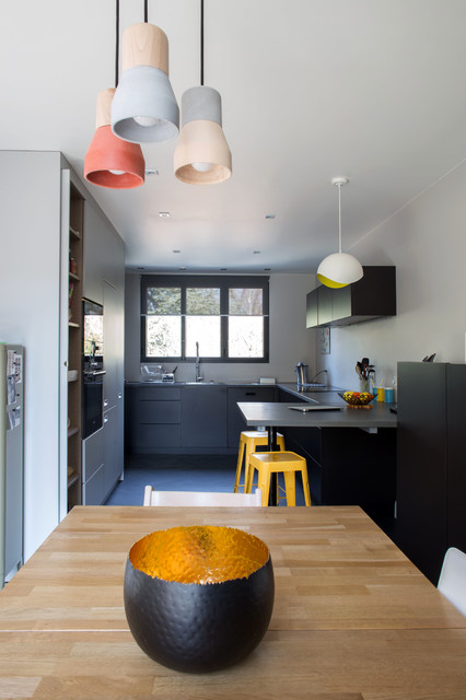 Maison VAG modern-dining-room
