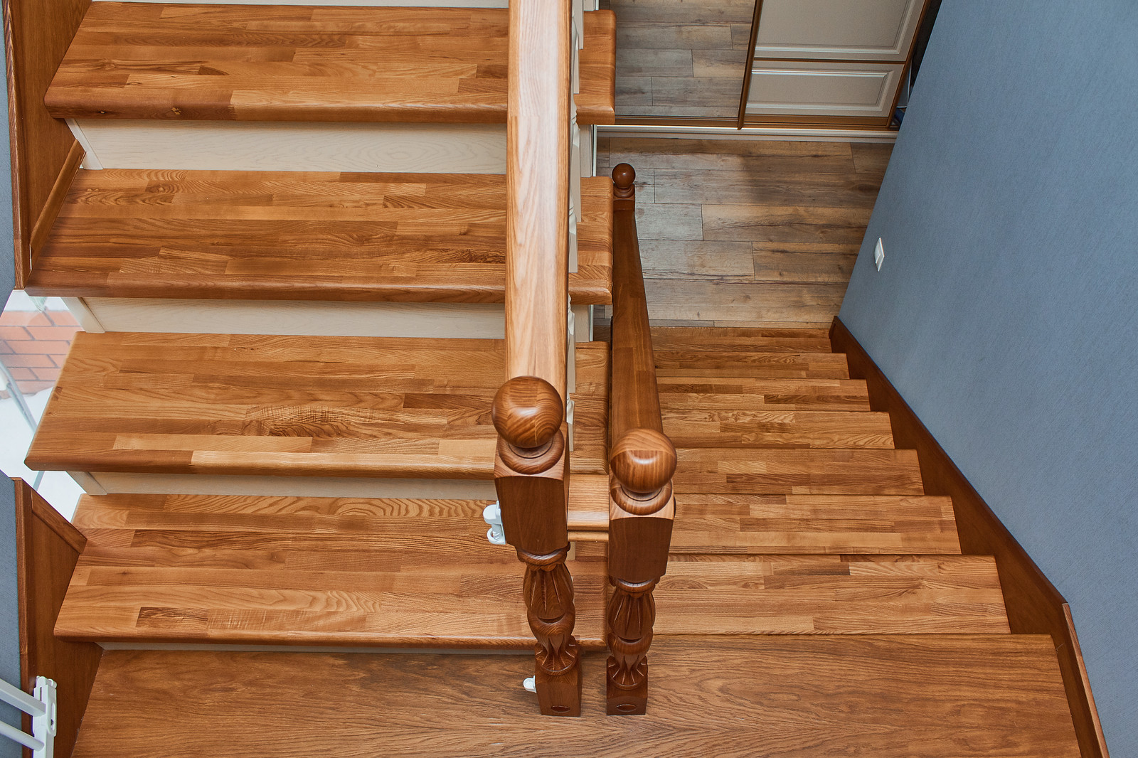 Лестница из сосны