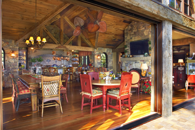 Barbeque House clasico-sala-de-estar