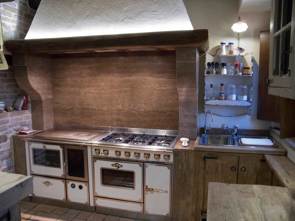 Kitchen - rustic kitchen idea