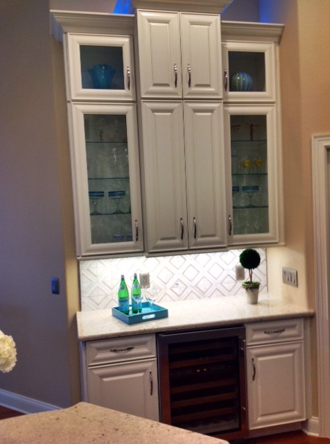 Inspiration for a transitional kitchen remodel in Orlando