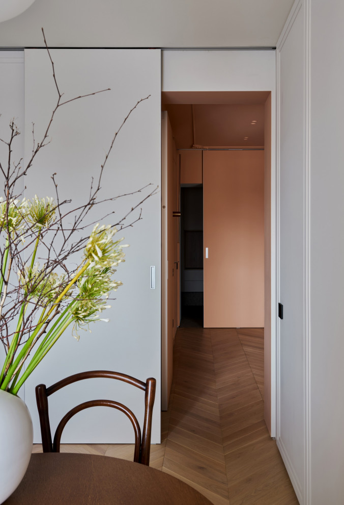 вид из кухню в прихожую