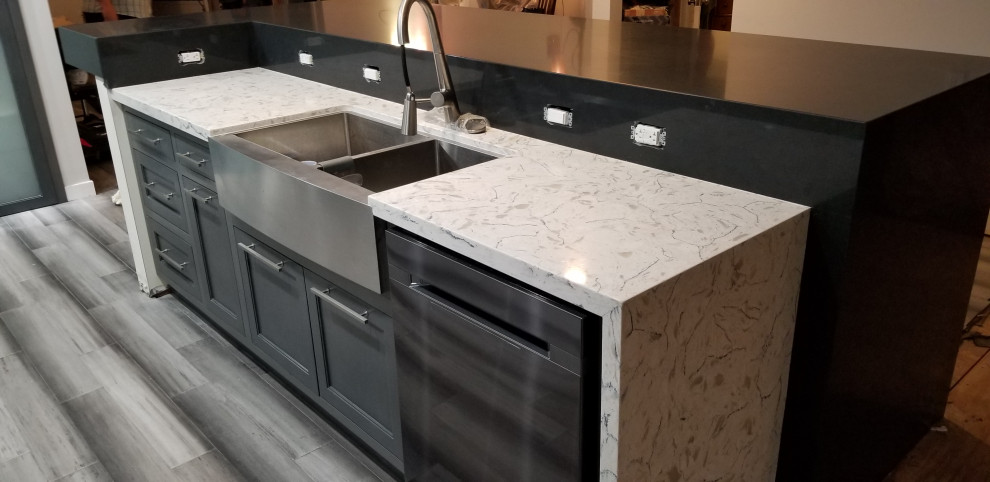 Kitchen - kitchen idea in Orange County