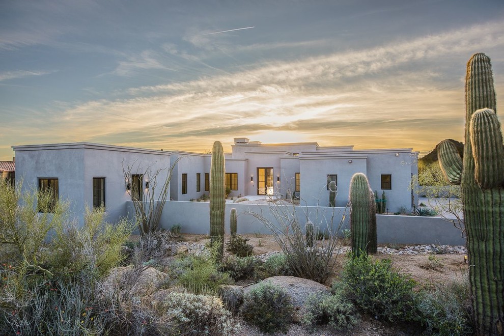 Design ideas for a traditional exterior in Phoenix.