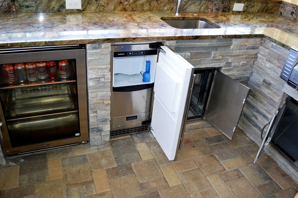 What You Need to Know Before Purchasing an Outdoor Ice Maker