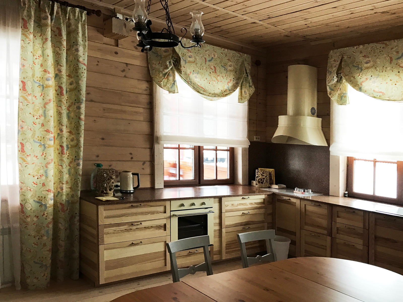 Австрийские шторы в интерьере