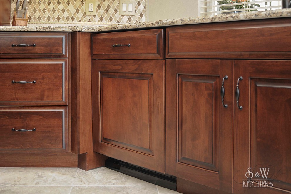Home design - traditional home design idea in Orlando