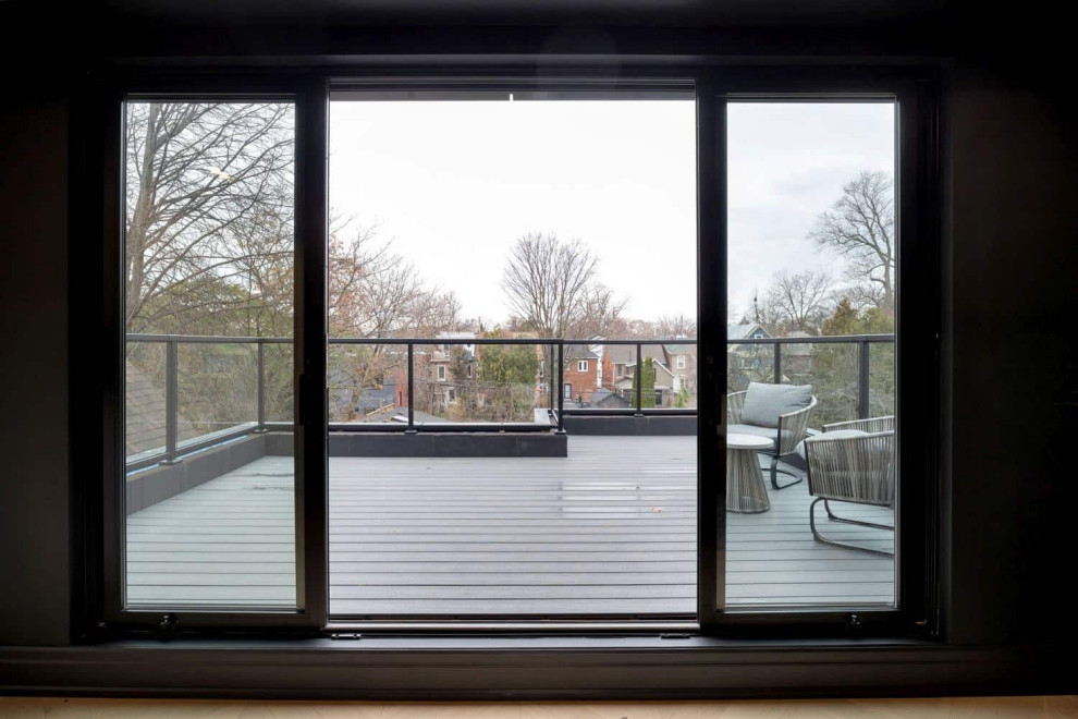 Home design - transitional home design idea in Toronto