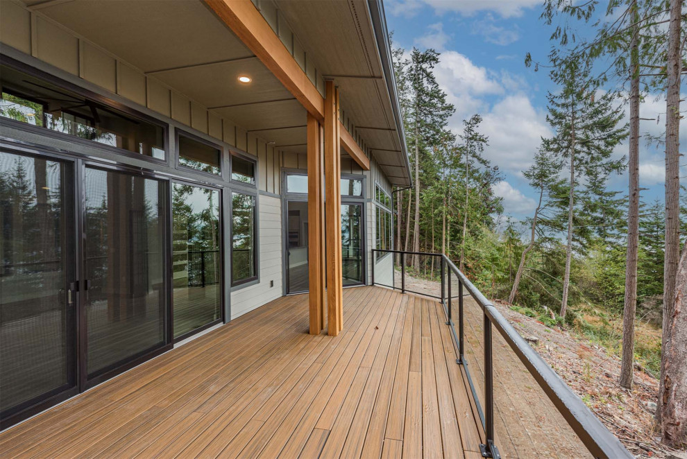 Photo of a contemporary terrace in Seattle.