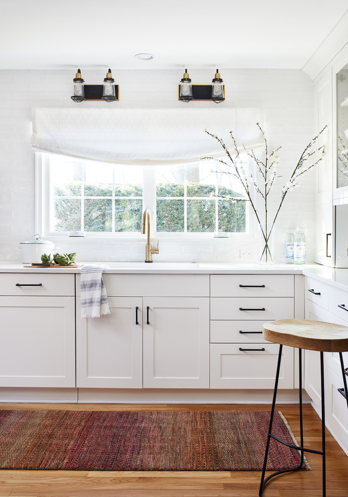 Example of a transitional kitchen design in DC Metro