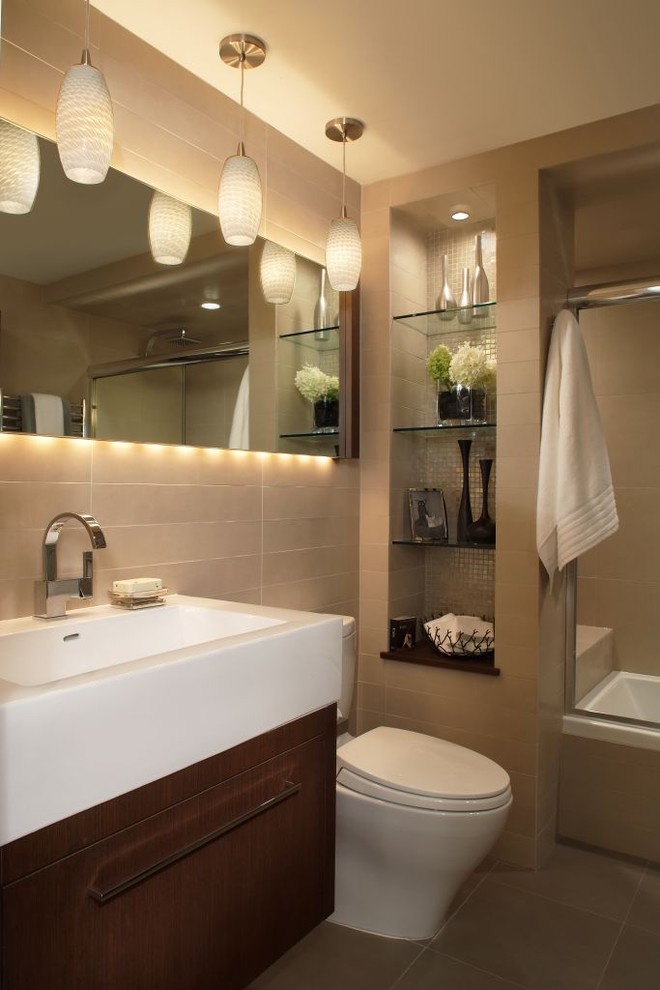 Photo of a contemporary bathroom in Detroit with subway tile.