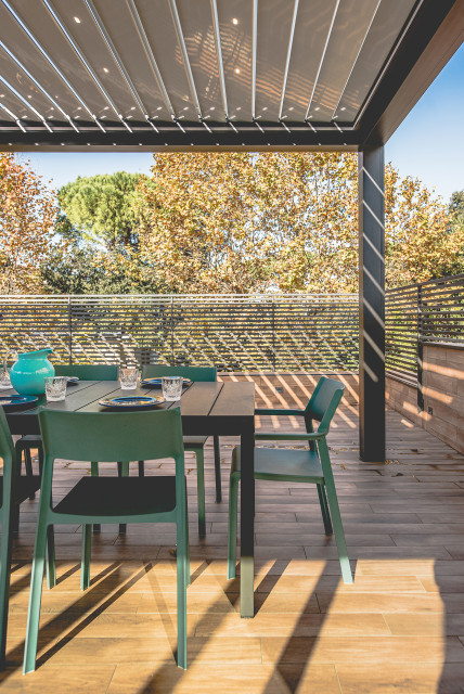 A+V Family House contemporary-deck