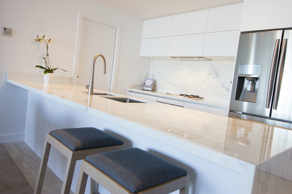 This is an example of a modern kitchen in Melbourne.