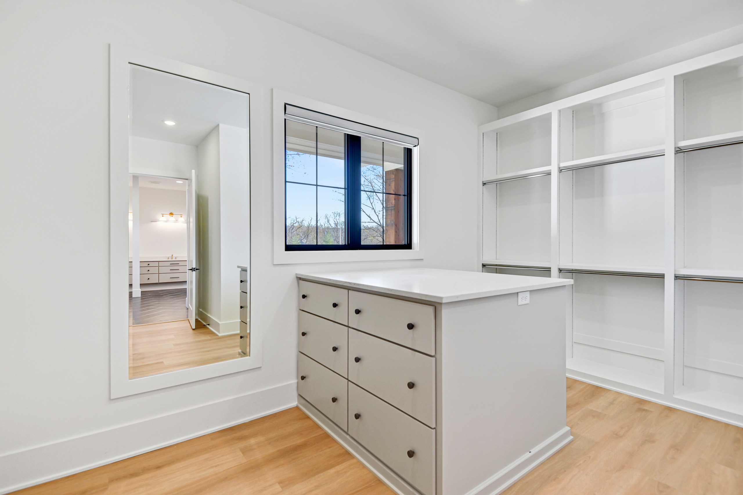 148th and Switzer, Custom Build
