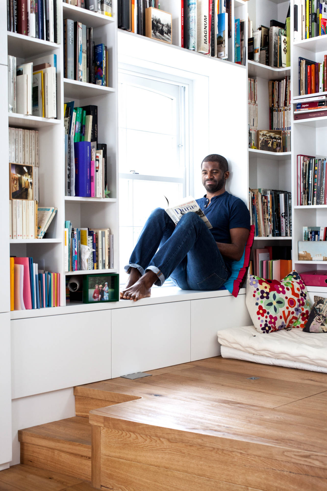 49 Cozy Home Library Ideas for 2025, image size:1334x2000