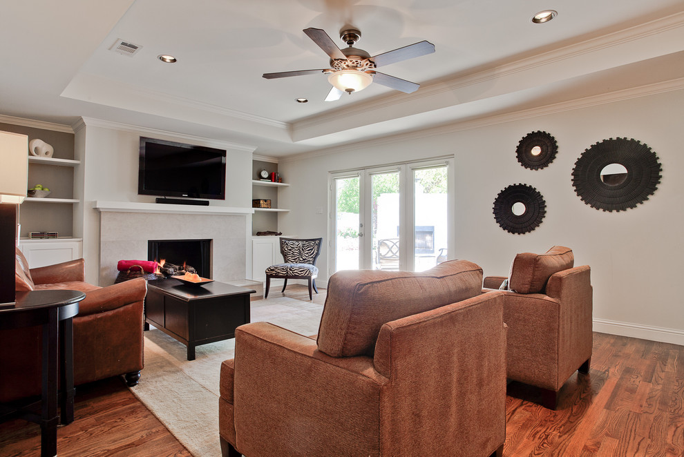 Photo of a modern family room in Dallas.