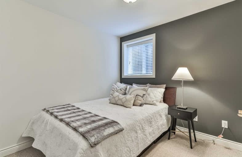 Bedroom - transitional bedroom idea in Toronto