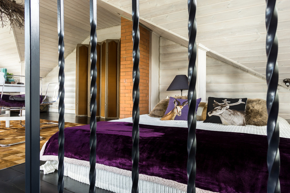 Черно-белая баня с яркими акцентами