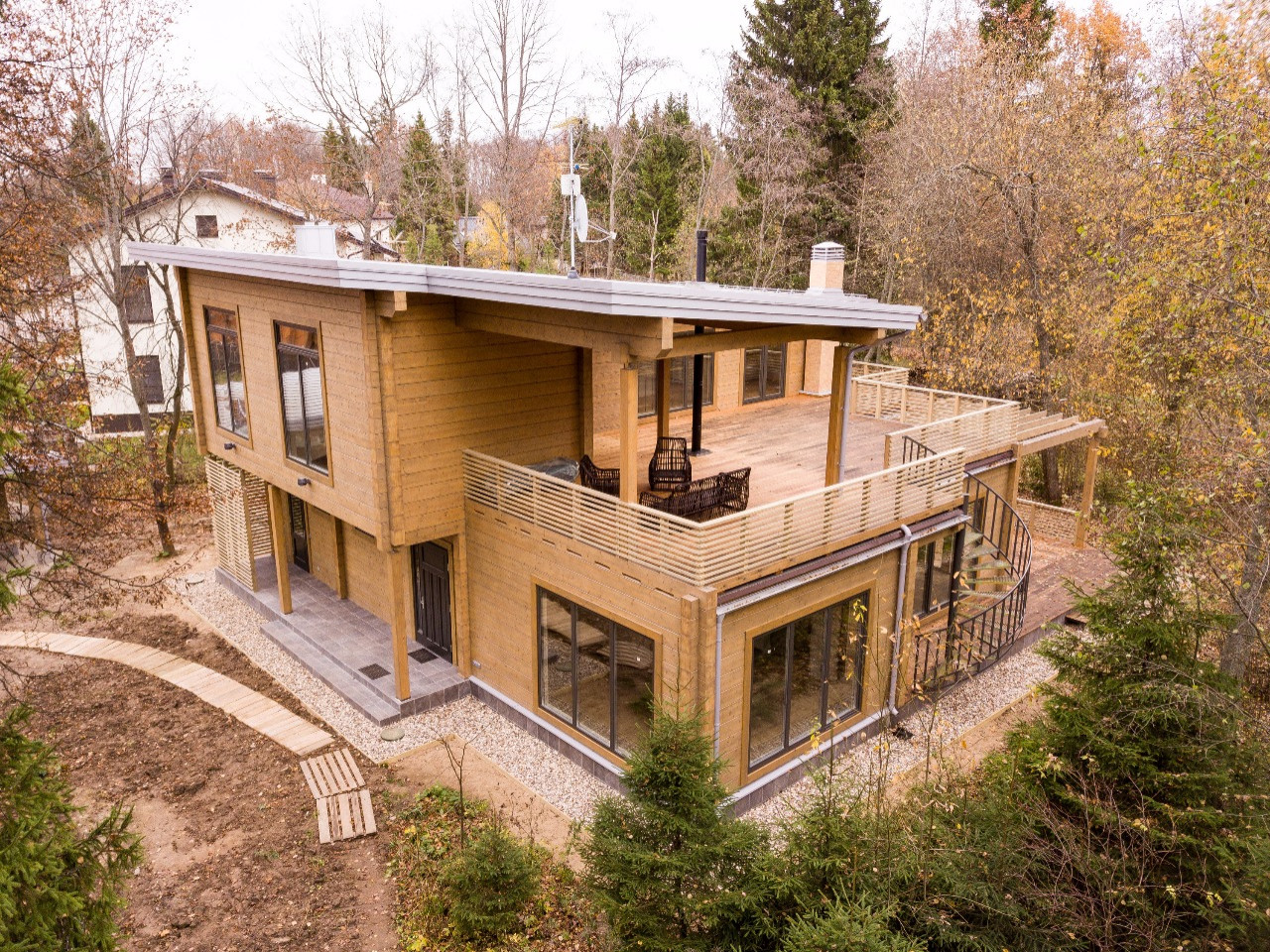 Дом из бруса в современном стиле