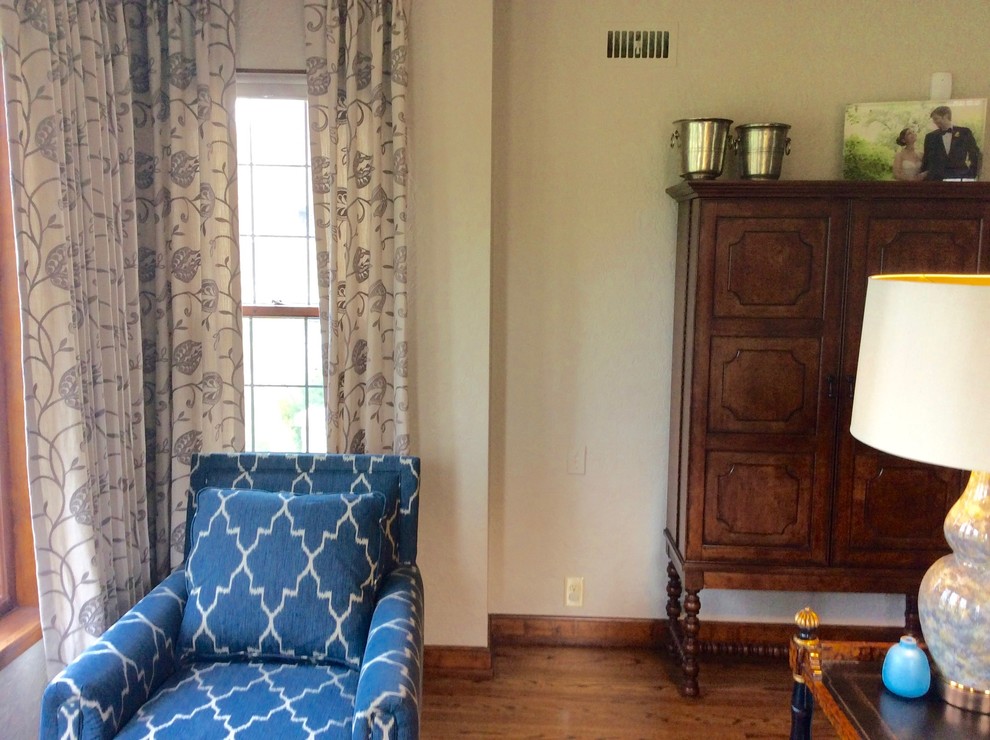 Inspiration for a transitional home design remodel in Phoenix