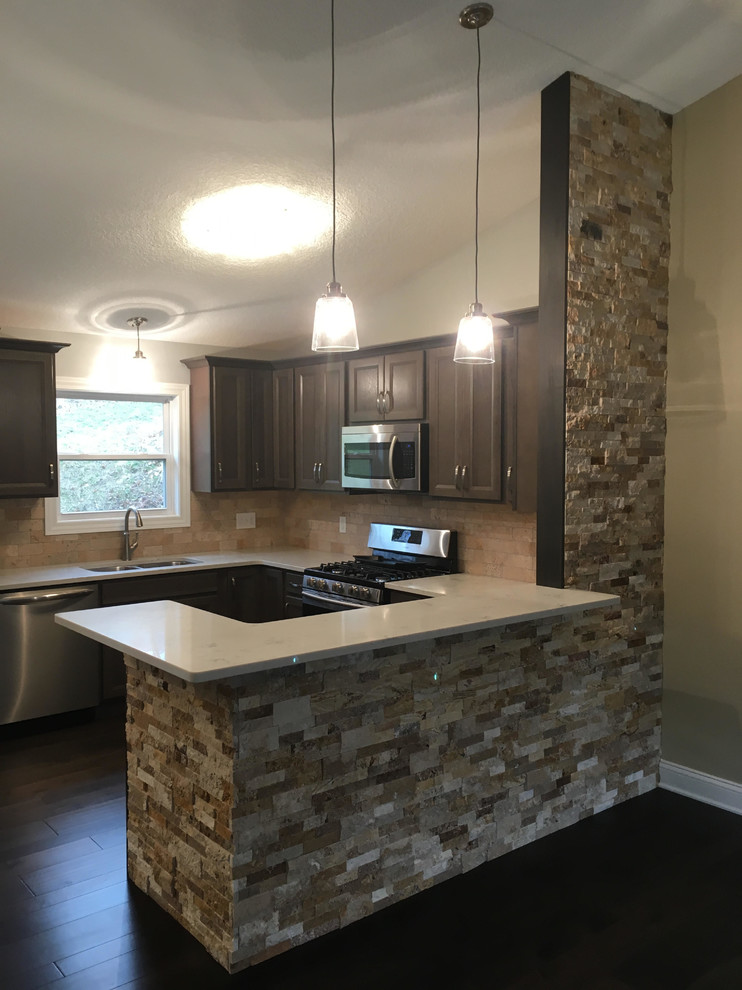 Kitchen - transitional kitchen idea