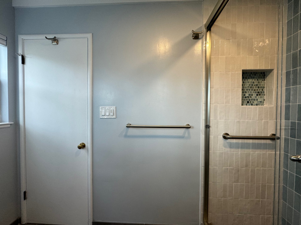Stacked Tile Master Bathroom in El Cerrito