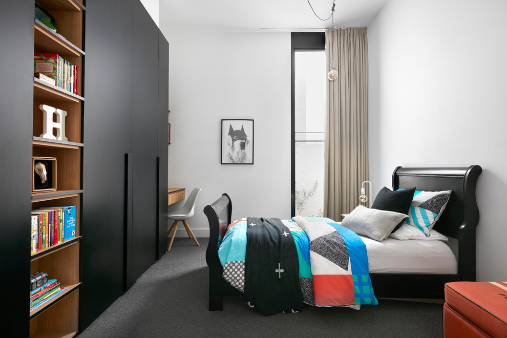 Design ideas for a traditional bedroom in Melbourne.