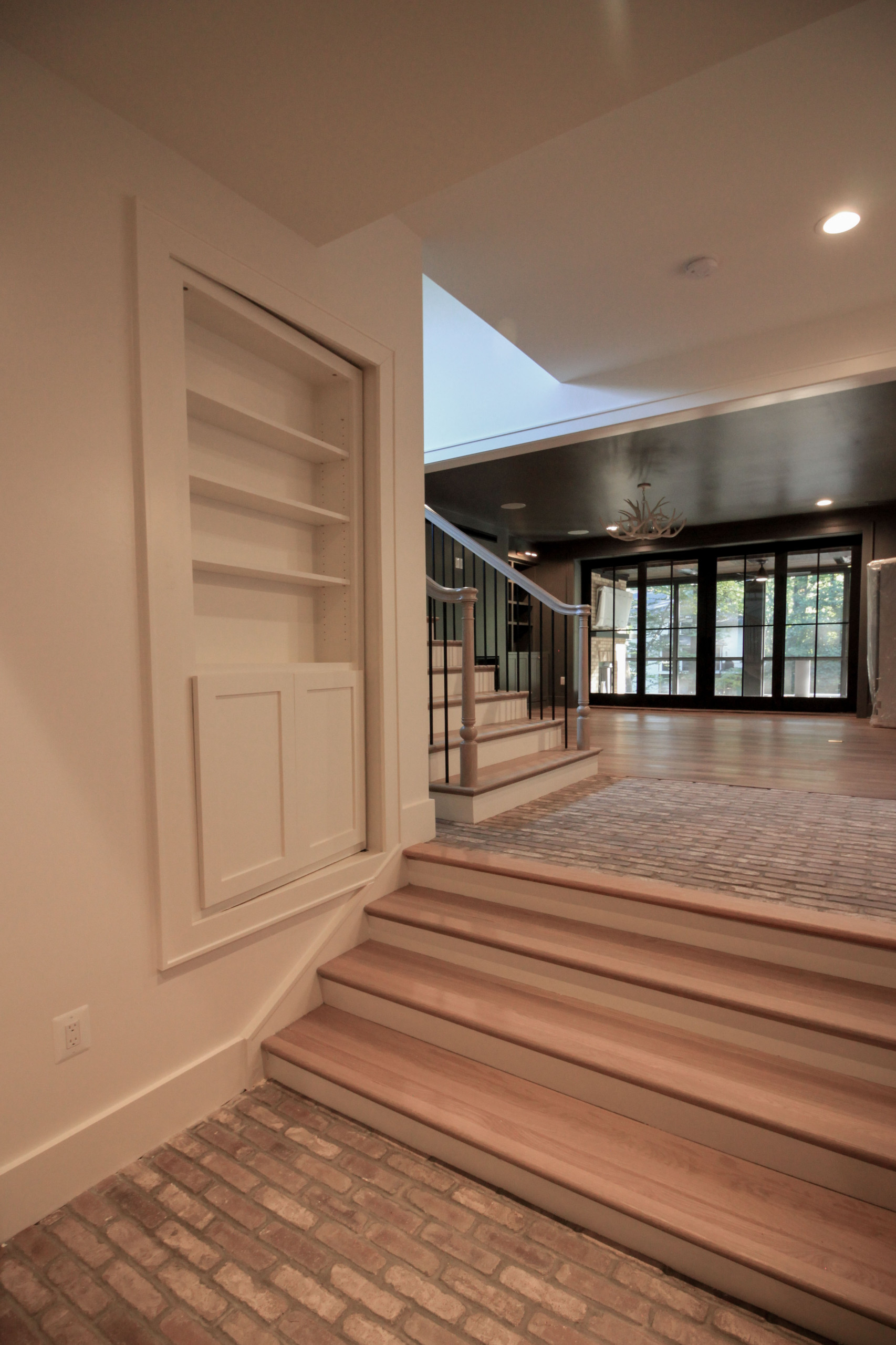 93_Captivating Light Wood Railing System with Black Spindles, Arlington VA 22207