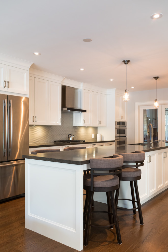 Inspiration for a transitional kitchen remodel in Toronto
