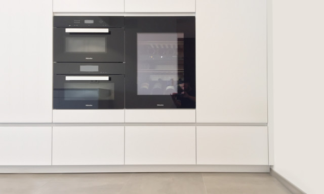 RESIDENCE BUTCH modern-kitchen