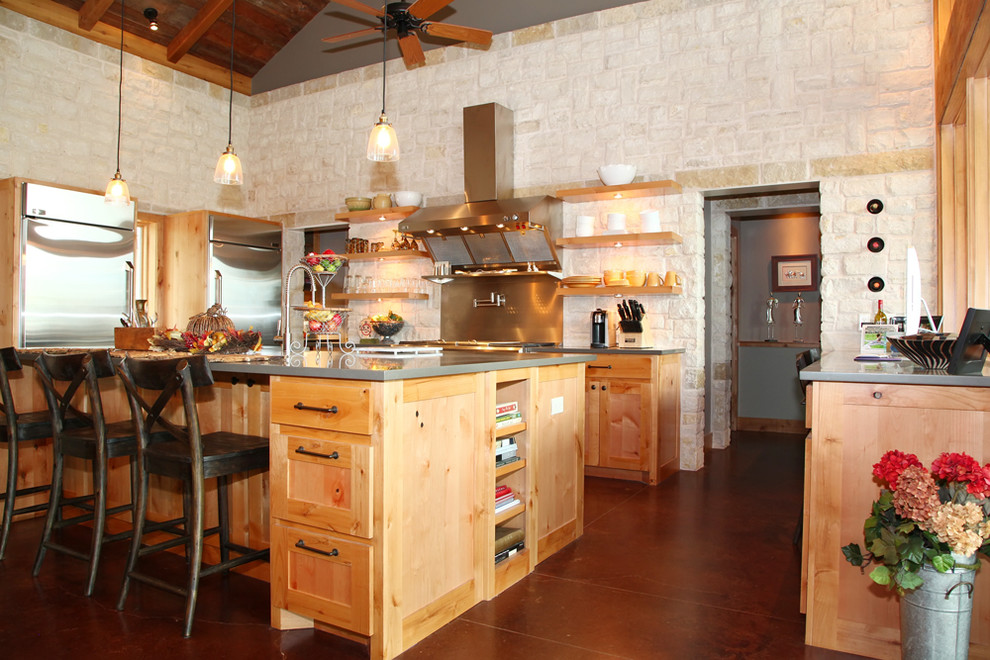 Kitchen - rustic kitchen idea in Dallas