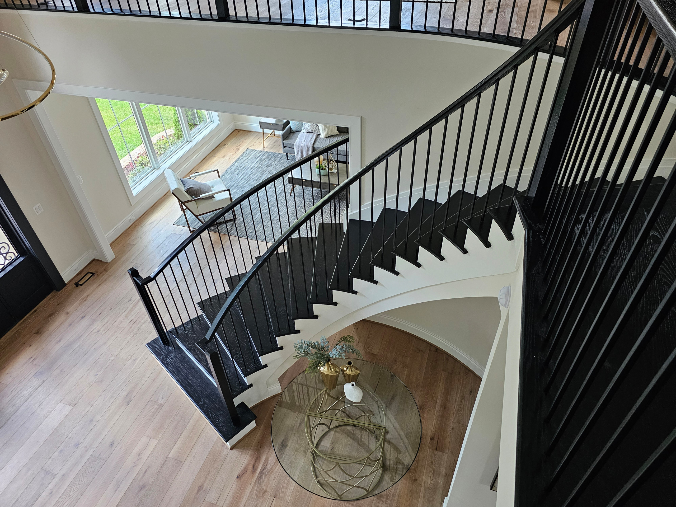 Elegant Curve Elevates Modern Design, Mclean, VA 22101
