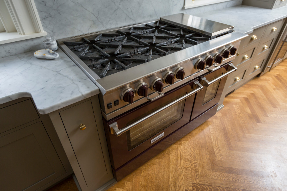 Inspiration for a transitional kitchen remodel in Cincinnati