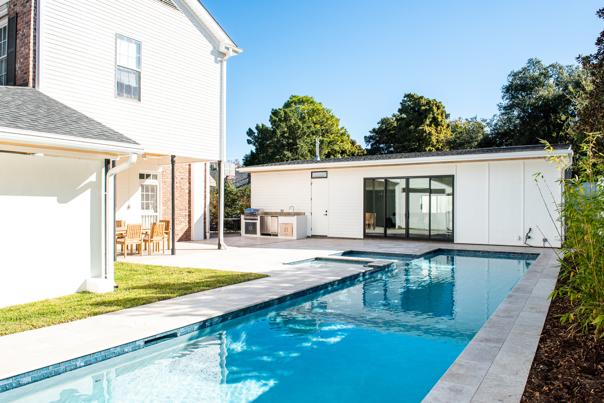 Side Courtyard Cabana