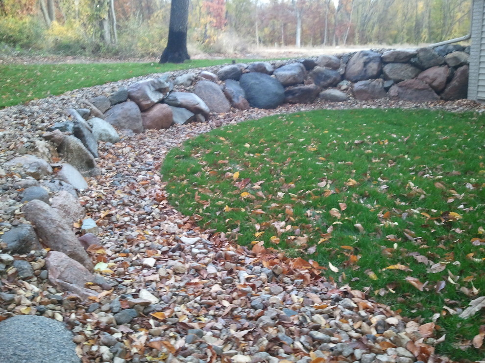 This is an example of a rustic landscaping in Cedar Rapids.