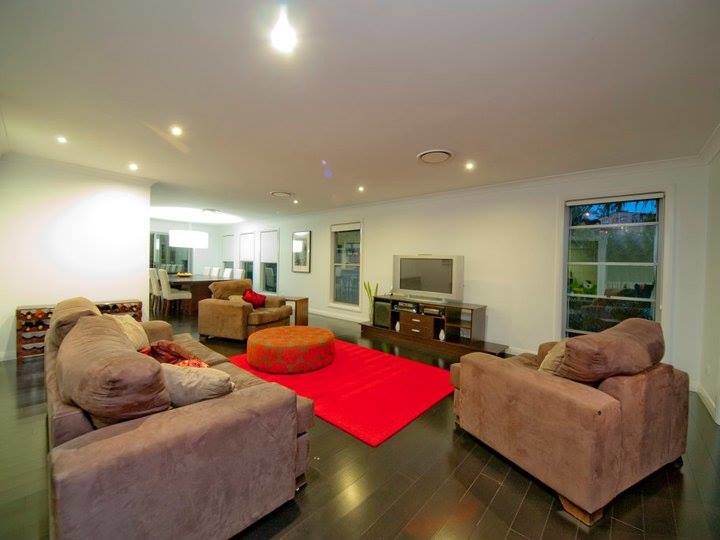 Design ideas for a contemporary living room in Sydney.