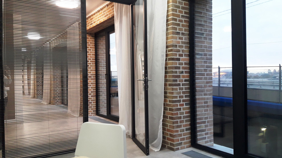 Офис в Петербурге с видом на Неву