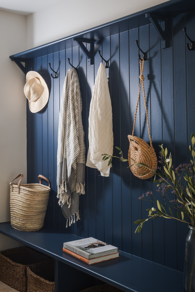 Design ideas for a traditional entryway in Cornwall.
