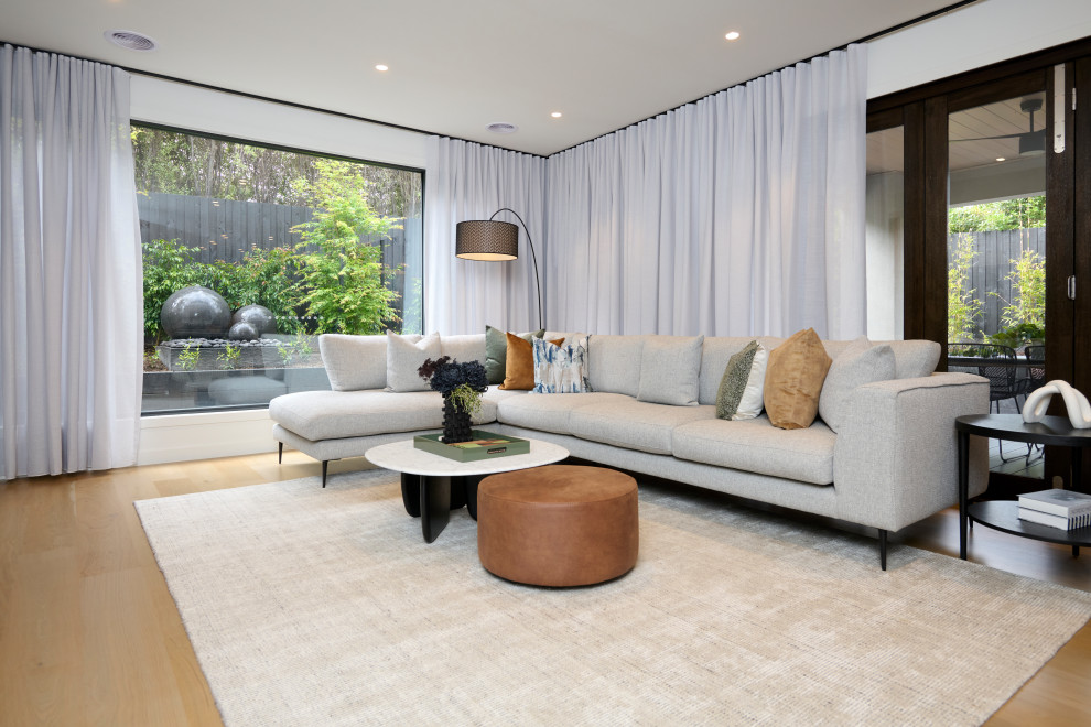 Contemporary living room in Melbourne.