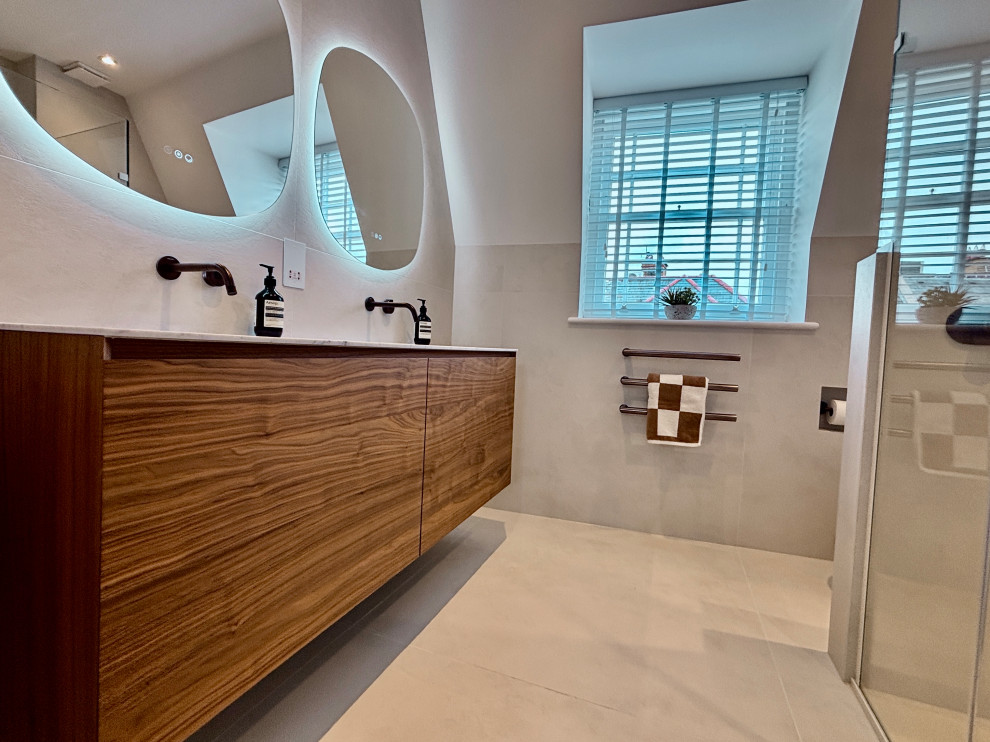 Family bathroom, SW3