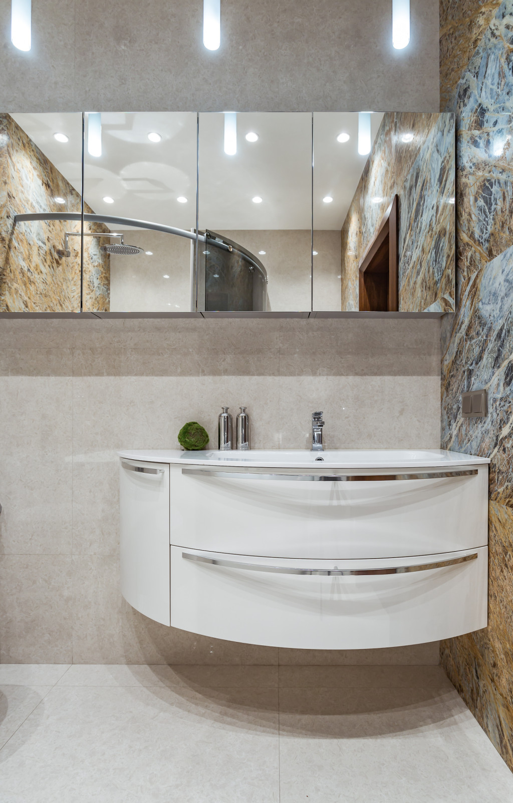 Квартира в жилом комплексе "Royal House on Yauza"