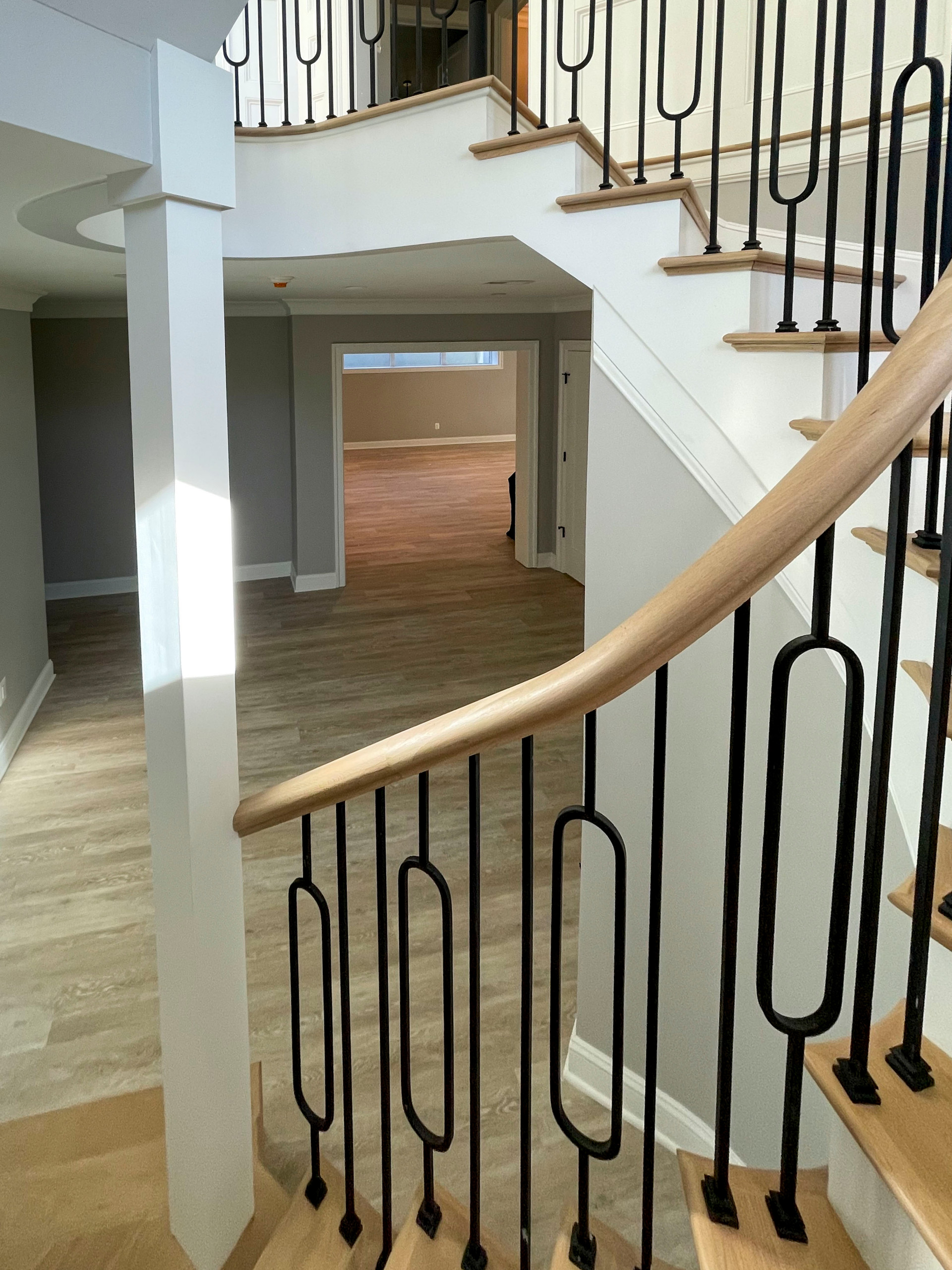 95_Remarkable and elegant floating elliptical staircase, McLean, VA 22101