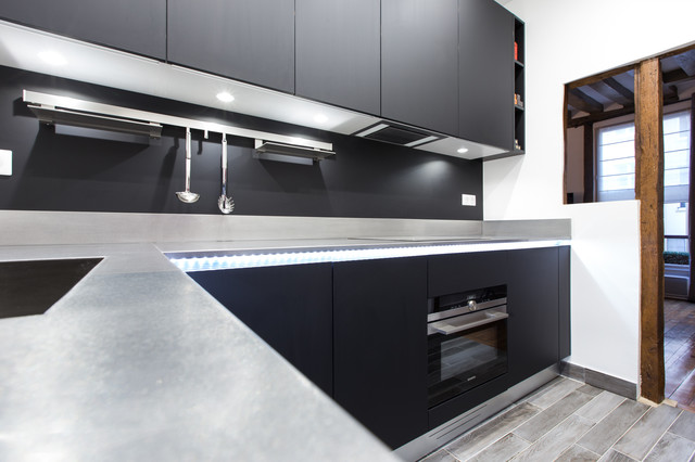 Cuisine en Fenix Noir modern-kueche