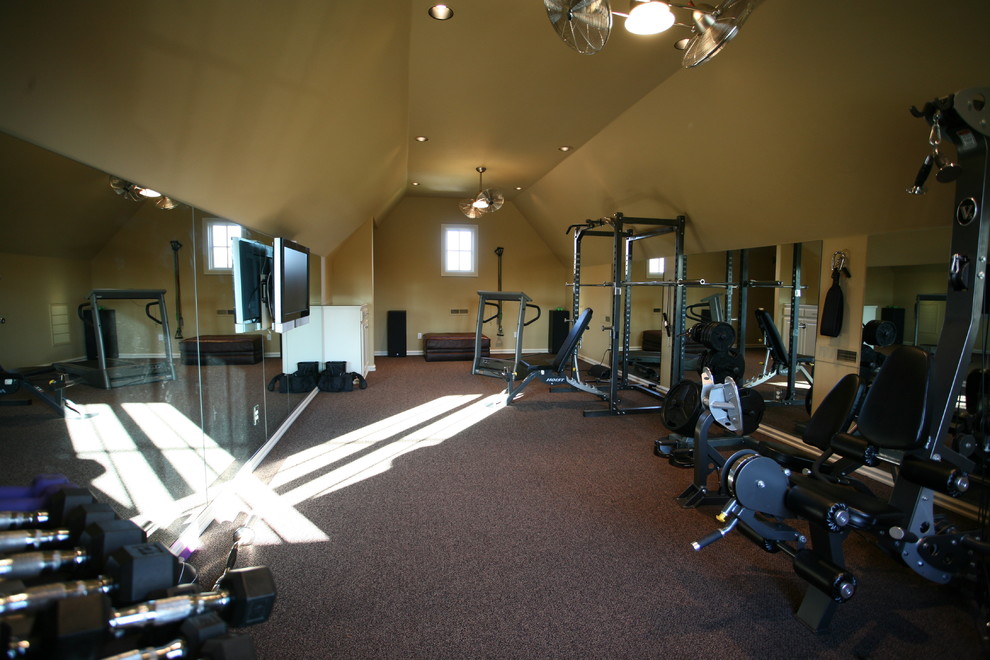 Design ideas for a traditional home gym in Oklahoma City.