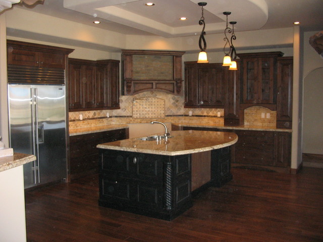 Kitchen transitional-kitchen