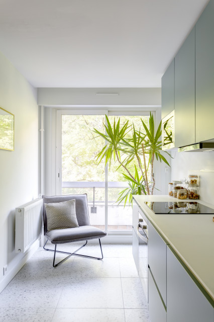 Appartement fonctionnel r&eacute;nov&eacute; dans des tons pastels - Projet Alleray modern-kitchen